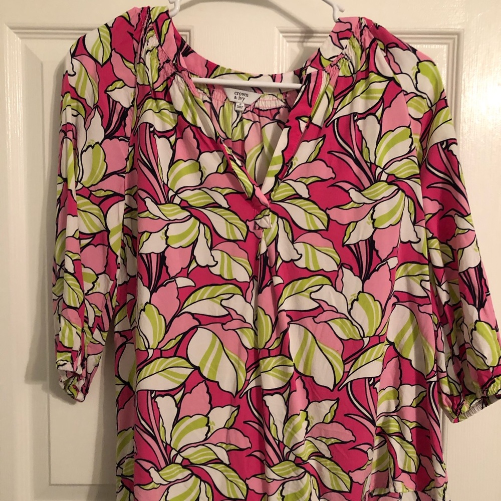 Crown and Ivy Small Top